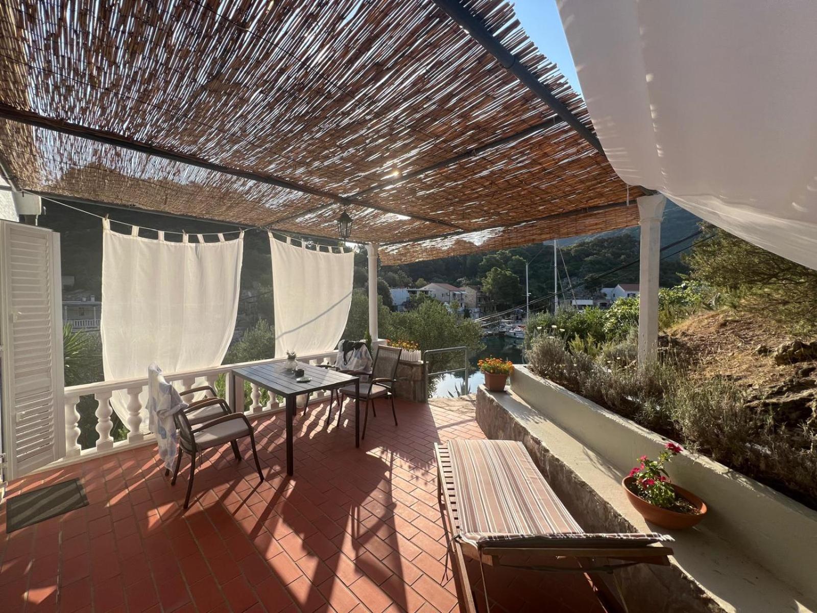 Apartment Nadine Mljet Mit Meerblick Okuklje Zewnętrze zdjęcie